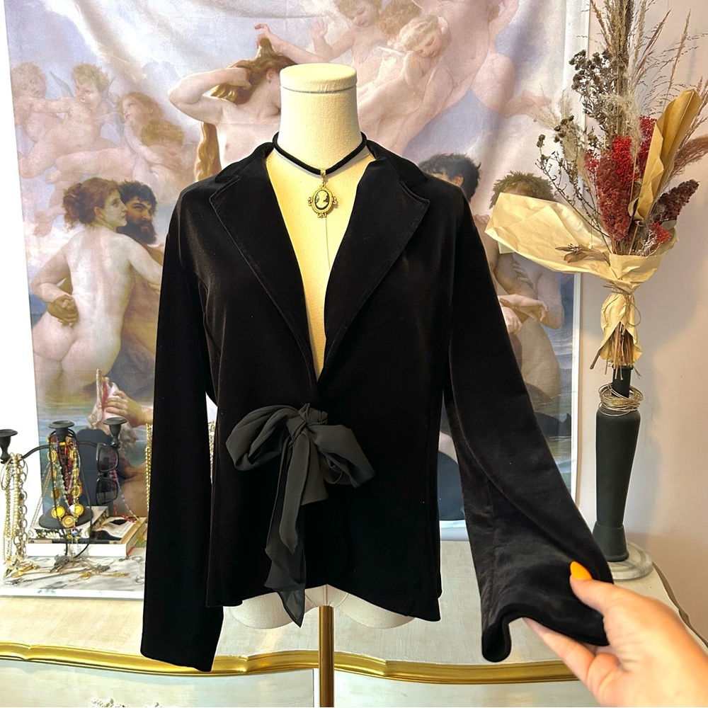 Vintage 1990's Black Velvet Blazer Jacket!